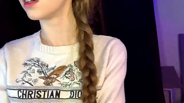 Snapshot of Kissme_Kira chatting on March 12, 2026, 10:27 pm Kissme Kira online show from March 12, 2026, 10:27 pm