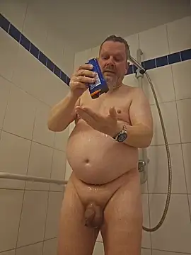 Snapshot of BigDaddyCooool chatting on April 10, 2026, 9:19 pm BigDaddyCooool online show from April 10, 2026, 9:19 pm