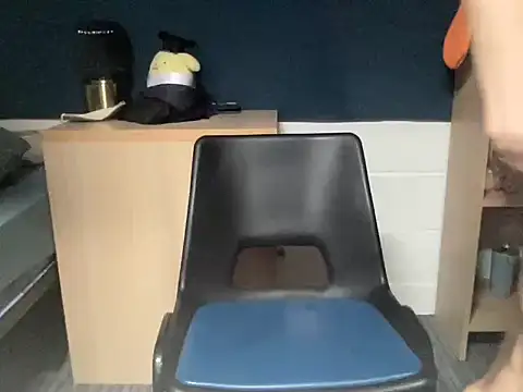 Snapshot of hoppyhops chatting on March 8, 2026, 2:43 pm hoppyhops online show from March 8, 2026, 2:43 pm