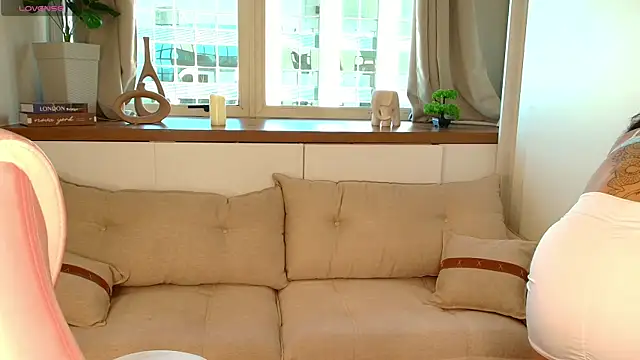 Sally Diazz online show from April 23, 2026, 12:29 pm