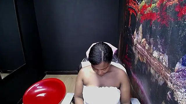 Candykss online show from April 28, 2026, 2:27 am