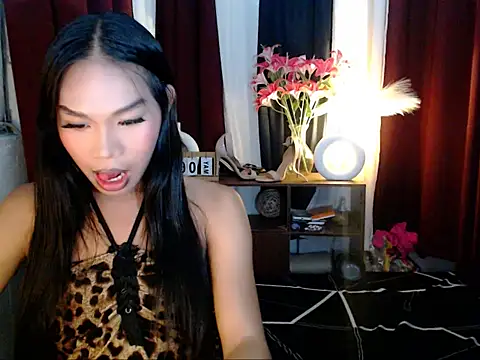 SweetyScarlet online show from May 6, 2026, 4:45 pm