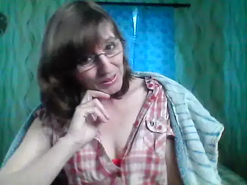 Alisaprice077 online show from April 9, 2026, 8:31 am
