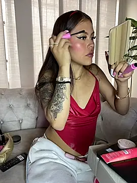 Cloe pink1 online show from May 19, 2026, 8:26 pm