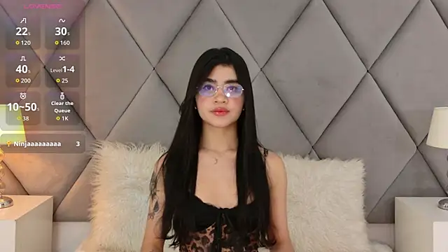 OliviaDiaz online show from April 25, 2026, 8:17 pm