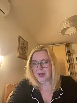 Snapshot of JanieLight53 chatting on March 23, 2026, 12:25 am JanieLight53 online show from March 23, 2026, 12:25 am