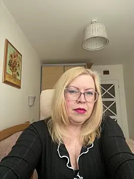 JanieLight53 online show from April 17, 2026, 12:41 pm