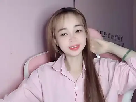 Odile068 online show from April 3, 2026, 4:49 pm
