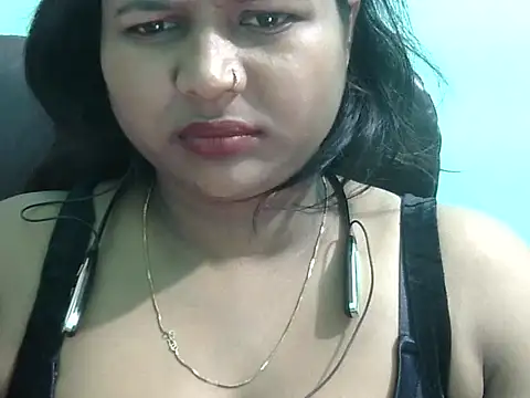 Rashmi hotgirl online show from March 28, 2026, 6:18 pm