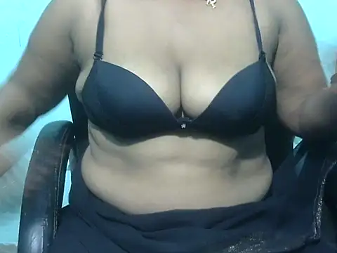 Rashmi hotgirl online show from May 18, 2026, 8:14 pm