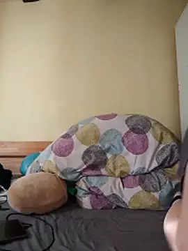 Bella-Monroe online show from April 30, 2026, 4:35 pm