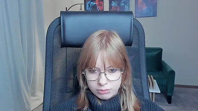 NiaHodge online show from March 10, 2026, 1:38 pm