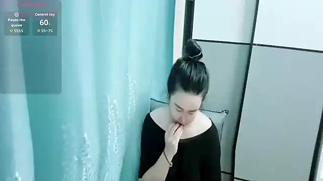 PINGGUO-33 online show from March 11, 2026, 6:52 am