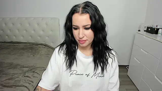 sexymorena23 online show from November 23, 2025, 4:51 pm