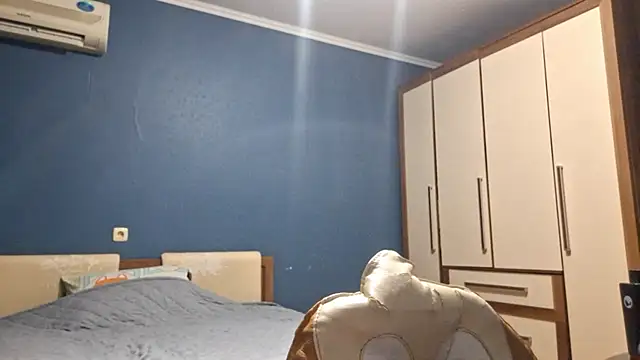 CindyLight online show from April 3, 2026, 4:49 pm