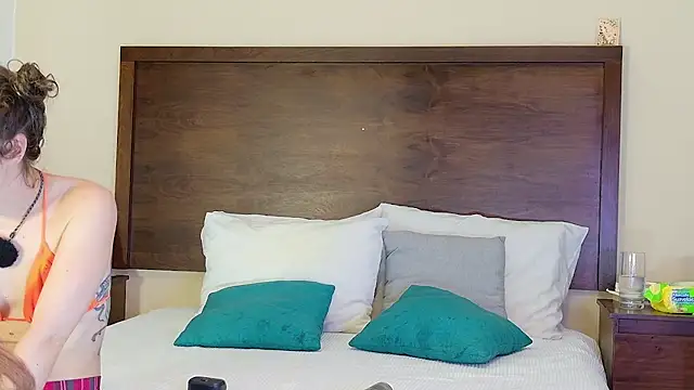 Snapshot of Flora-Sweetflow chatting on March 14, 2026, 1:34 am Flora-Sweetflow online show from March 14, 2026, 1:34 am