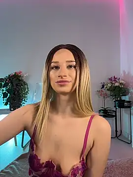 Snapshot of ScarletFlameee chatting on May 10, 2026, 5:56 am ScarletFlameee online show from May 10, 2026, 5:56 am