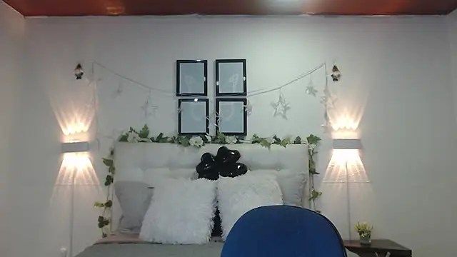 Sharon makelove online show from April 14, 2026, 1:17 pm