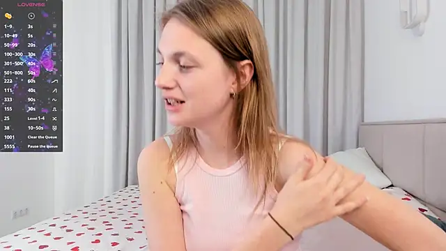 ErinnPieloch online show from April 18, 2026, 7:40 pm