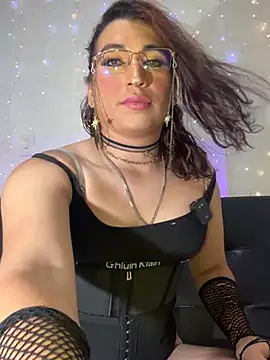 Snapshot of Naughtygirlts chatting on May 27, 2026, 6:49 pm Naughtygirlts online show from May 27, 2026, 6:49 pm