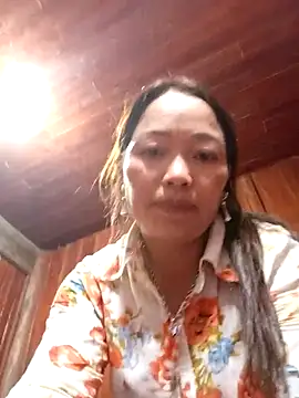 Yellow-pink online show from April 7, 2026, 1:22 pm