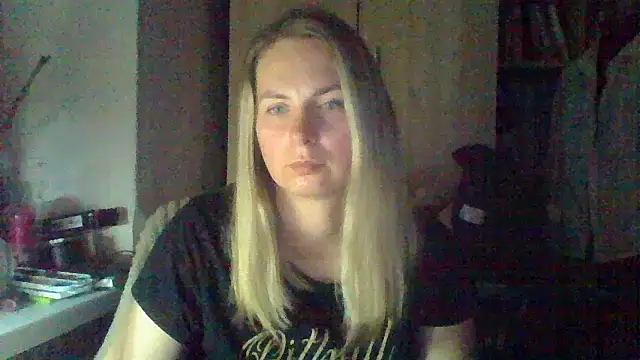 Mollie365 online show from April 15, 2026, 9:04 pm