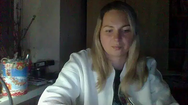 Mollie365 online show from April 19, 2026, 6:43 pm