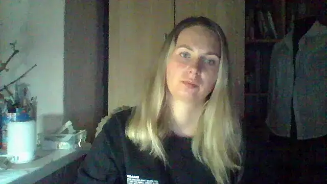 Mollie365 online show from April 23, 2026, 6:43 pm