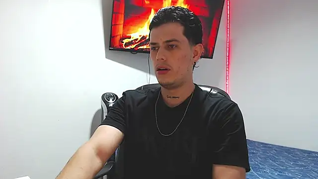 JUAN CAMILOXXX online show from March 17, 2026, 4:17 am