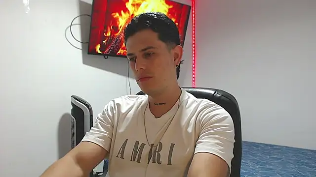 JUAN CAMILOXXX online show from April 10, 2026, 4:17 am