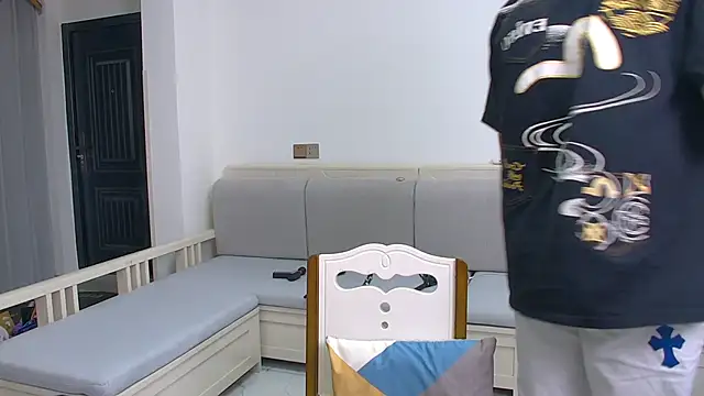 icecream-002 online show from March 13, 2026, 10:22 am