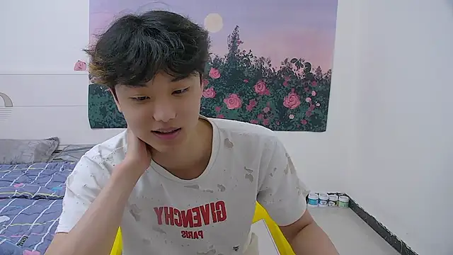 icecream-002 online show from April 24, 2026, 3:42 am