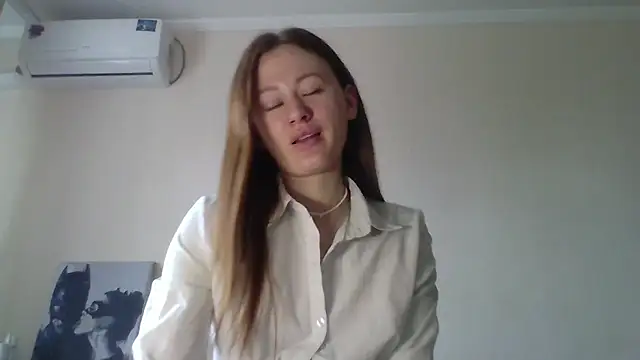 Whisper Of Desire online show from April 22, 2026, 12:18 pm