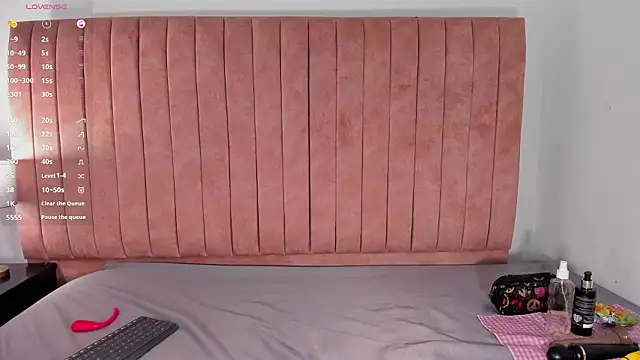 ValeriaRey  online show from March 16, 2026, 8:13 pm