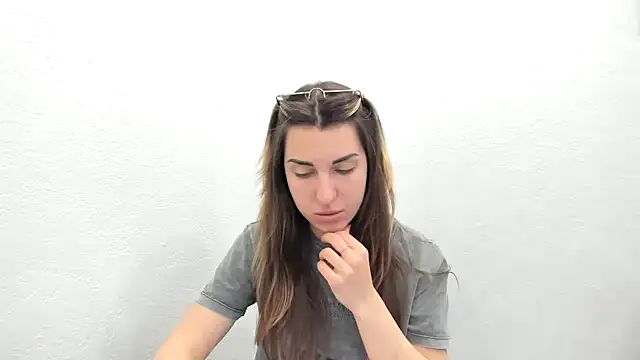 summmmersky1 online show from March 18, 2026, 3:48 pm