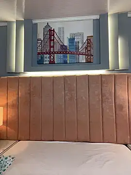 Bella-Ferrer online show from March 11, 2026, 6:25 pm