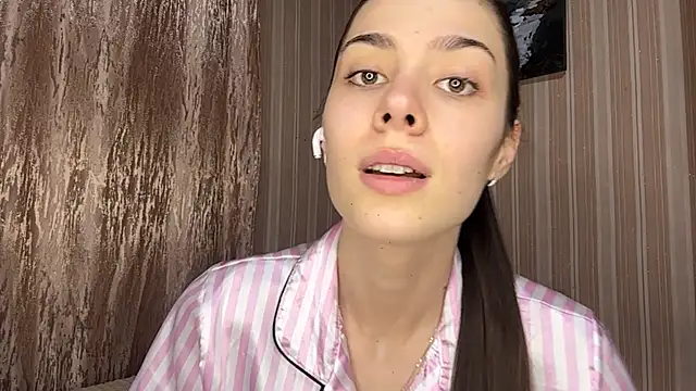 AylaLust online show from April 9, 2026, 12:21 pm