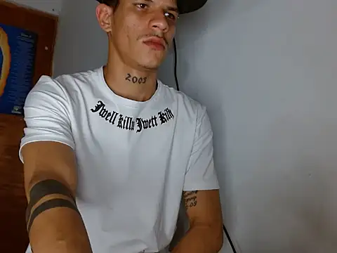 Snapshot of ethanchamo chatting on March 15, 2026, 8:26 pm ethanchamo online show from March 15, 2026, 8:26 pm