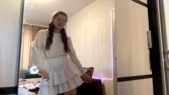 LynHaller online show from March 10, 2026, 6:40 am