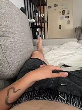 curvedlongdick online show from June 27, 2026, 6:24 pm