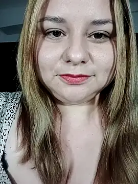 jennyyhottt online show from May 7, 2026, 6:57 pm