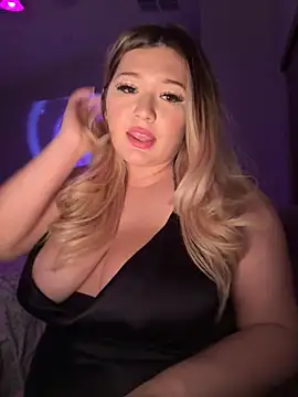 Snapshot of urbaddbunny chatting on May 4, 2026, 5:03 am urbaddbunny online show from May 4, 2026, 5:03 am