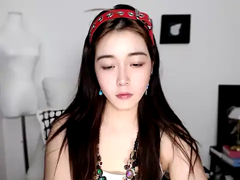 WQueen online show from April 2, 2026, 10:35 am