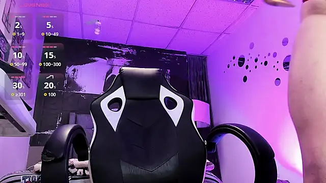 liam scoot  online show from March 26, 2026, 5:24 am