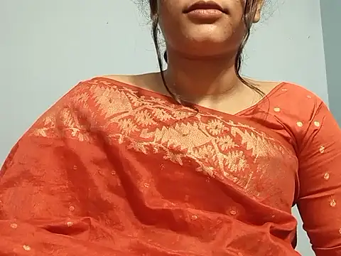 Emma 4433 online show from April 15, 2026, 7:58 pm