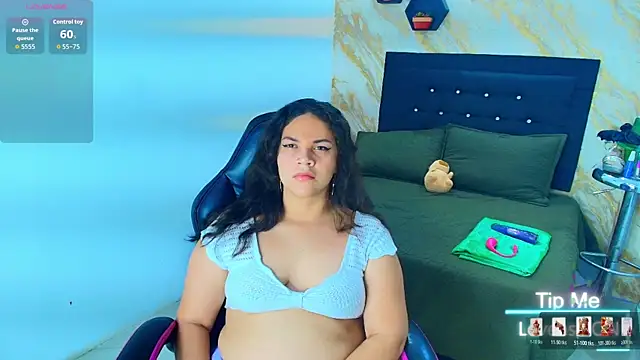 scarlettt  joness online show from April 1, 2026, 3:07 am