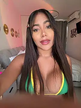 SaraValentina11 online show from April 1, 2026, 6:05 pm