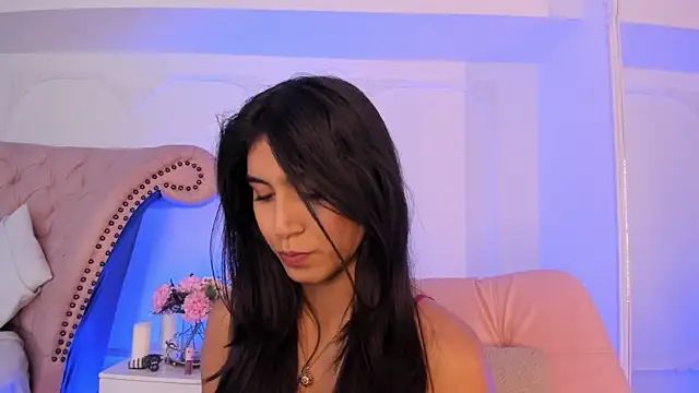 LucianaBlanco  online show from April 7, 2026, 8:53 pm