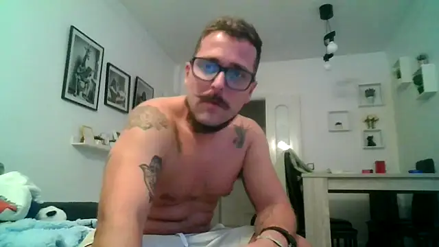 Snapshot of yanick931 chatting on April 10, 2026, 11:53 pm yanick931 online show from April 10, 2026, 11:53 pm