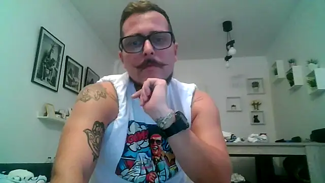 Snapshot of yanick931 chatting on April 11, 2026, 10:36 pm yanick931 online show from April 11, 2026, 10:36 pm
